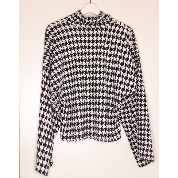 PrettyLittleThing Mono Roll Neck Oversized Sweater -M - Picture 1 of 4